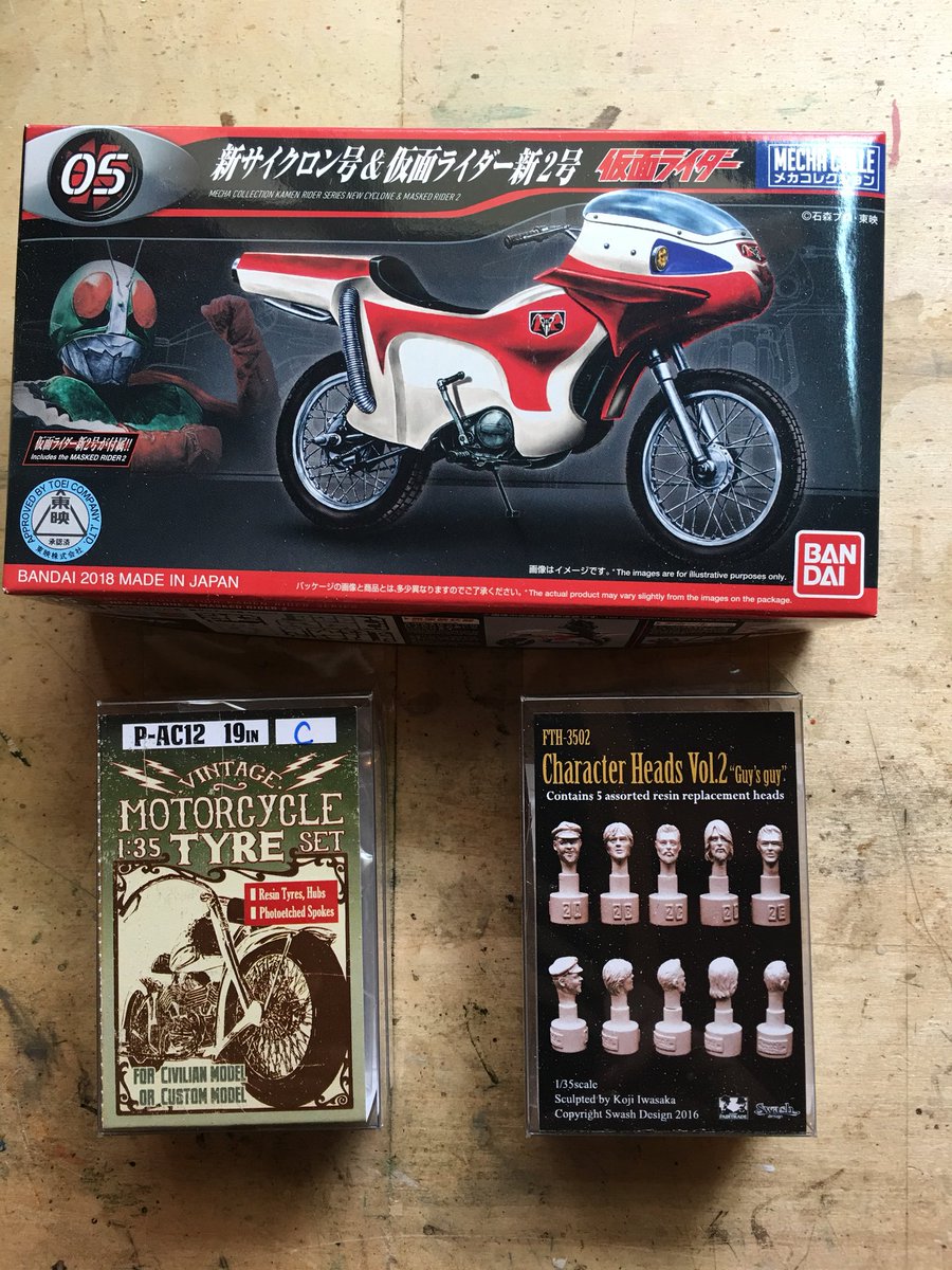 doidaiku's tweet photo. バンダイ ほぼ1/35のサイクロン号&仮面ライダー新2号、製作開始です。
レジンタイヤとエッチングスポークと一文字隼人風ヘッドを #SWASHDESIGN のキットを使ってディテールアップしてみます。
さて、初めてのバイクのスポークエッチングは上手くいくのか?
#メカコレクション https://t.co/Imb8ATC7vl