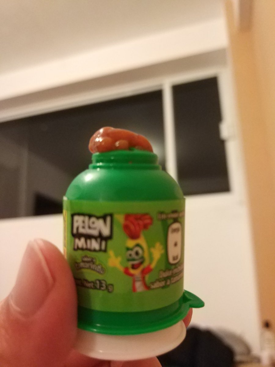 May Nagano メキシコお菓子 シリーズ パイナップルキャンディー唐辛子いり 1歳の子も普通に舐めている 子供の頃から辛さに慣れていくのね タマリンドは押し出して舐めるタイプ ちょっと甘酸っぱいピリ辛 ラハス味チップスは七味とも違った