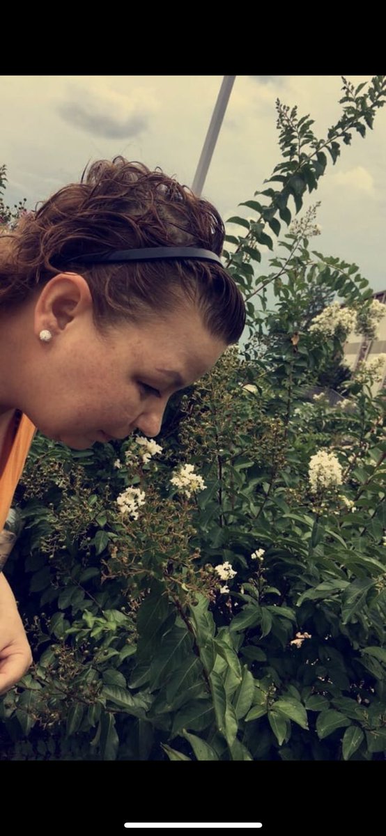 LaurRoseLaur's tweet photo. “I love you to the moon and back” -Mom 🦋🌻🌙 8/14/18 https://t.co/6Ulw4ae1fA