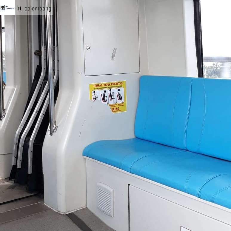 perkeretaapian's tweet photo. #Repost from @lrt_palembang with @regram.app 
 ... 
Mari kita jaga bersama seluruh fasilitas trainset LRT, walaupun itu hanya stiker. Karena banyak informasi penting dalam stiker yang ditempelkan di trainset LRT
#Palembang #LRTpalembang #LRTSumsel #publictransport #PayoNaikLRT https://t.co/k3RXbOsHgB