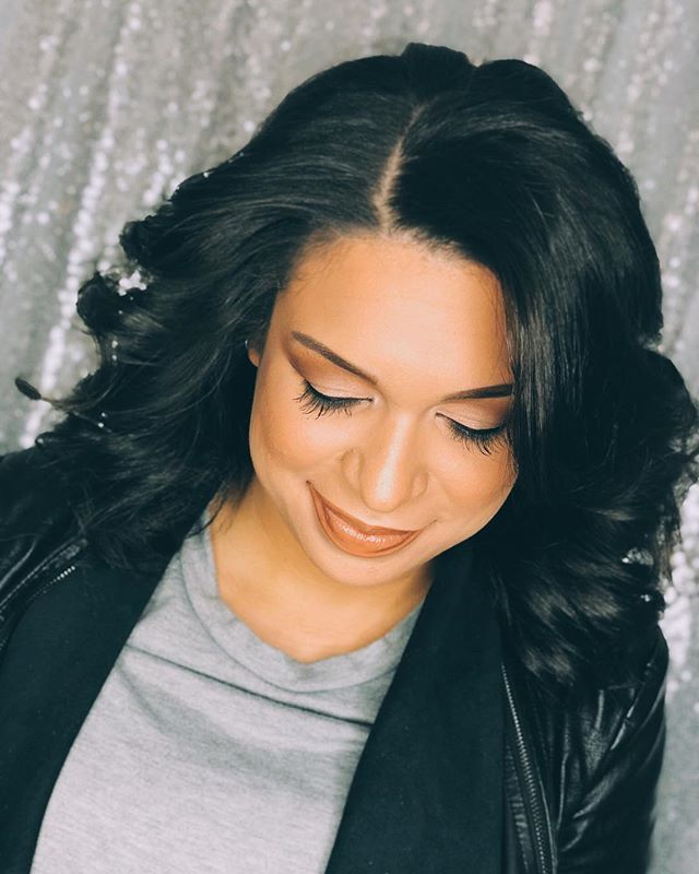 Dreaming about this shiny BLO/OUT and gorg make up 😴😴☁️ #latenightposts #phillyhair #makeupbloggerslatenightposts,makeupbloggers,phillyhair