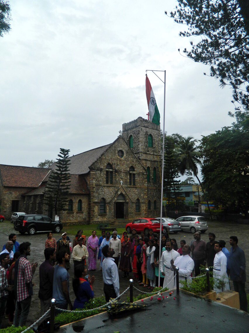 Bumble_b127's tweet photo. A tradition unchanged for the last 72 years ! #CSI #MMChurch
#IndepenceDay2018
Jai Hind !
Happy Independence Day ! 🇮🇳
.@WeAreTrivandrum
.@ShashiTharoor out MP would be visiting us today evening. .@Tharoorian_INC .@MPTrivandrum https://t.co/9aagLFEKaH