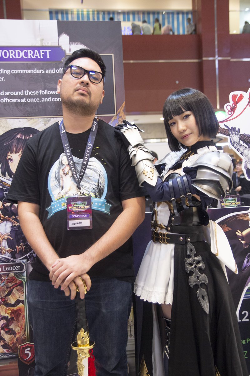 kokimonstr_'s tweet photo. @meekopi with Erika ( @krmcougar ) after his feature match! 
Good job! 

#shadowversegame #cygamesesports #swcsg https://t.co/srXmyD2AWf
