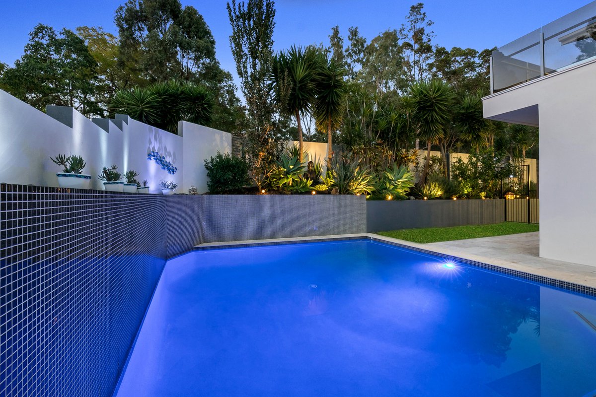 Half way through the week calls for this dreamy pool, captured by Peter Felton from Top Snap West Brisbane, property located in Seventeen Mile Rocks, QLD. #topsnap #photography #realestate #realestatephotography #marketing #pool #halfwaythere #seventeenmilerocks #brisbane #QLD