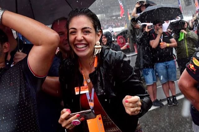 giselle_zm's tweet photo. No se pueden perder mi regreso a la F1 en mi Vlog. #2aParte
Entren, compartan y comenten que hay muuuucho que seguro van a querer ver ahí. https://t.co/PnPQQ3XVA1
#EnLosOjosDeGiselle https://t.co/n4ugmheWdg