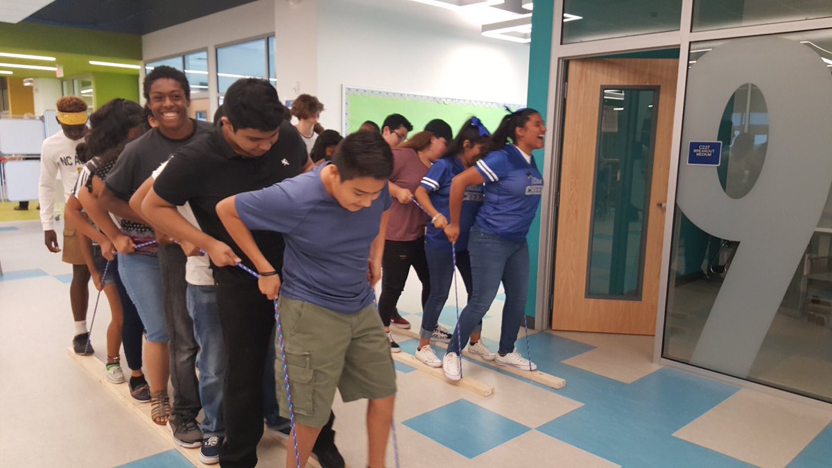 ManorNewTech's tweet photo. Agency, knowledge & thinking, collaboration, written and oral communication and careers were the names of the game at #MNTHS new student orientation! #OurHouse #TitupUp #PBL https://t.co/D4Odlei6cR