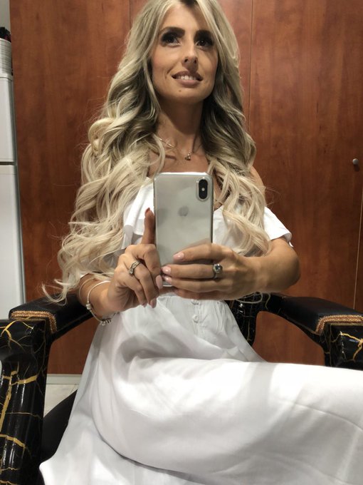Merry Wednesday everybody 😃🥰 Can't decide which color is beter for me, white or black🤔 P.S.: About the<a href="/tag/wednesdayrocks"class="tags"><span>#wednesdayrocks</span></a>