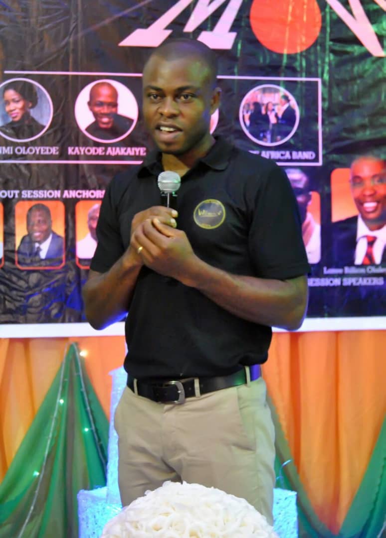 lanrebillion's tweet photo. Seyi Abolaji of Wilson Lemonade Juice sharing the inspiring story of the epic business experience life this Friday, August 17, 2018 at Glory Night. @aemp_army. #GN2018 https://t.co/e6ZWuCHI5B