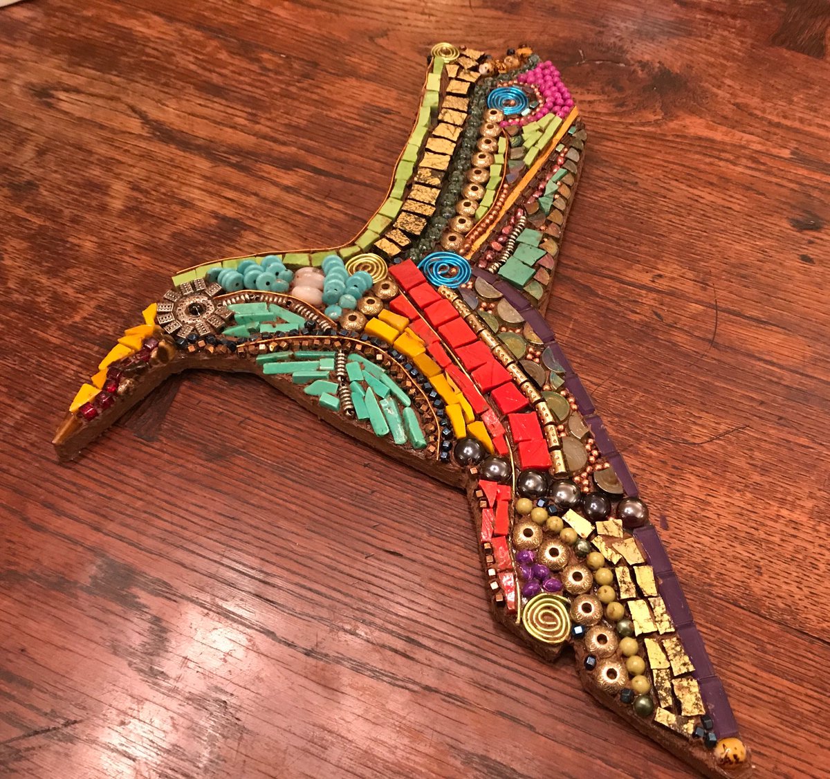linoliver's tweet photo. Making a mosaic hummingbird frees the mind from@too many thoughts. I highly recommend it. #la18scbwi #afterplay https://t.co/SAWdAyXwoT