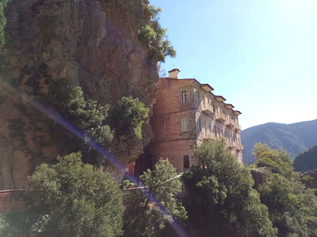 taniertoxotis's tweet photo. Καλημέρα και χρόνια πολλά σε όλους με υγεία και δύναμη!!
Χρόνια πολλά σε όσους και όσες γιορτάζουν.
Μοναστήρι της Παναγίας του Προυσού Ευρυτανίας. https://t.co/GX4WjJAd6f
