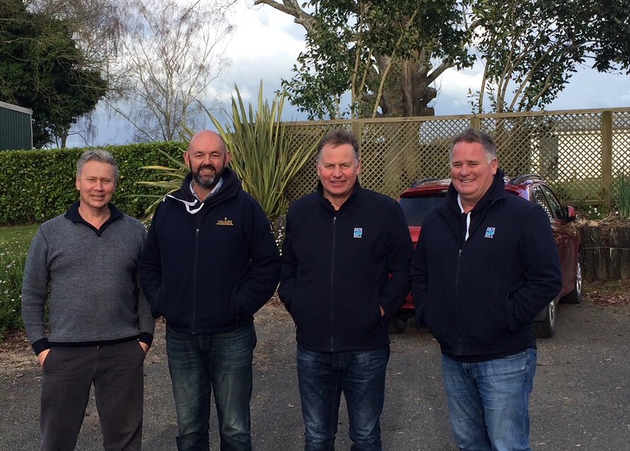 RichHillStud's tweet image. @Valachi1 Great to get a visit from team Valachi today to see Vadamos. We wish Gareth Downey all the best in his new role which he seems to be really enjoying.