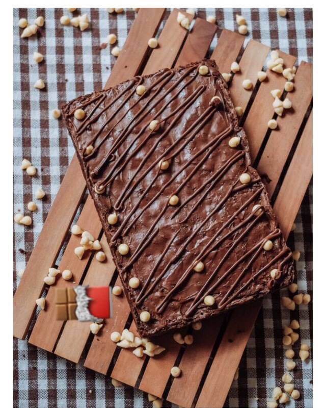 bun2_venny's tweet photo. Hi... Chocolovers.. 
Brownies Cadbury &amp; Nutella Coklat ini tersedia dgn 2 Ukuran ya, 15x10cm utk ukuran yg kecil &amp; 22x10cm utk ukuran yg besar.

Utk pemesanan bisa menghubungi kami di no 081807333937 (whatsapp) 

#browniescadbury
#nutellabrownies 
#chocolatenutellabrownies https://t.co/28s5Ml9xlw
