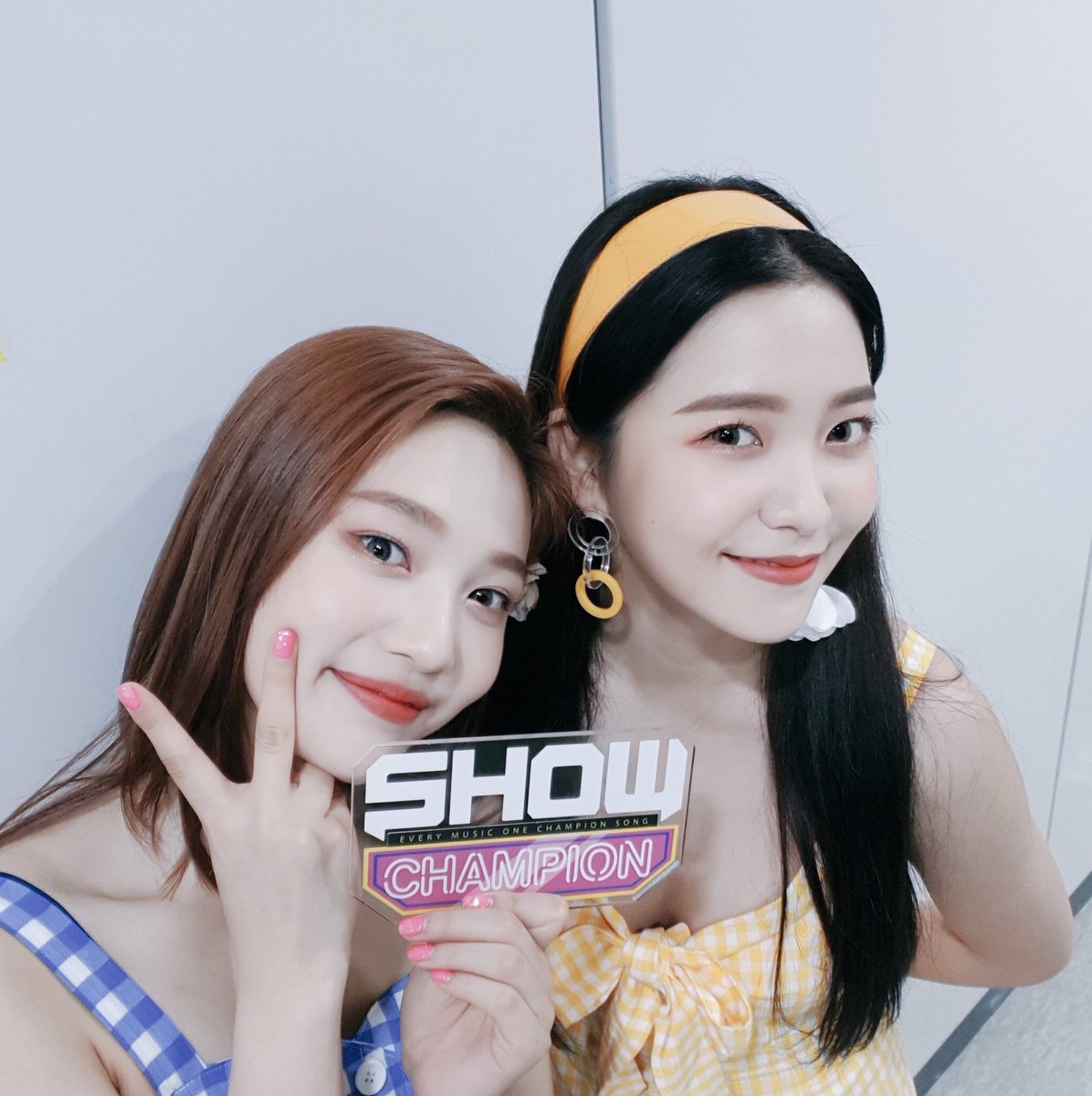 RedVelvet_Mx's tweet photo. [#OFFICIAL 🍍]
Actualización de SHOW CHAMPION en Twitter con RED VELVET . https://t.co/nqwd38QIQz