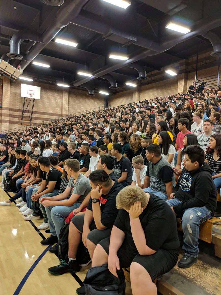 realjuancangas's tweet photo. Teacher at heart, speaker by trade. Got the awesome privilege of speaking at Johanes High in Modesto, CA #realdecisions #coolspeak #calilife #BackToSchool #why #passion #cooljob https://t.co/8ogsTXjVO6