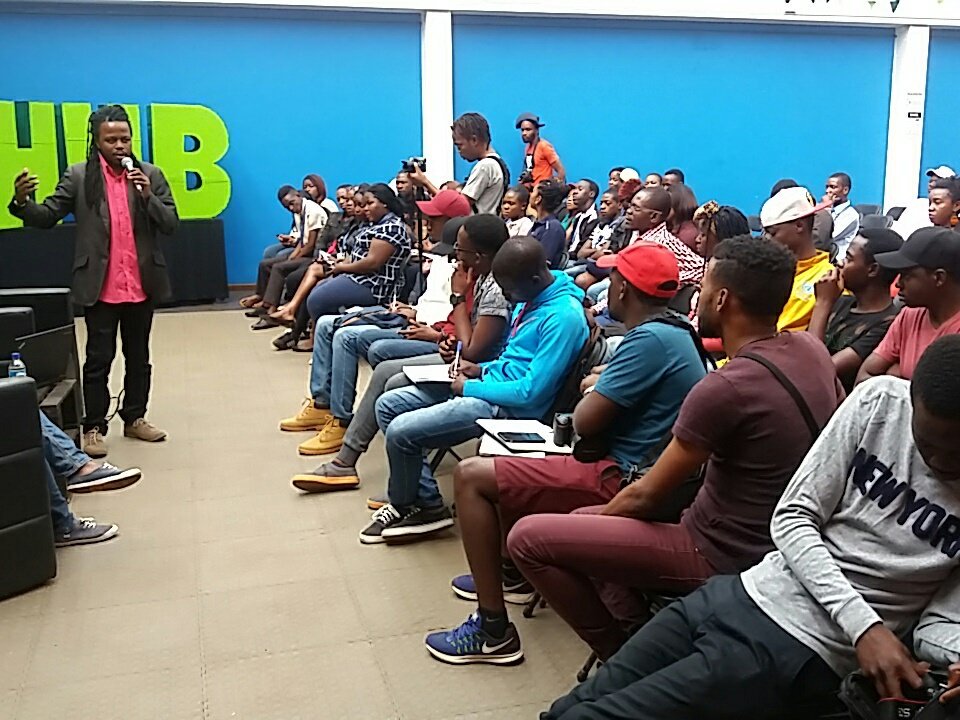 ShokoFestival's tweet image. Meeting up young dope creatives #HubUnconference #Shoko2018 #urbanculture @Techzim @TheFeedZW @bustoptv