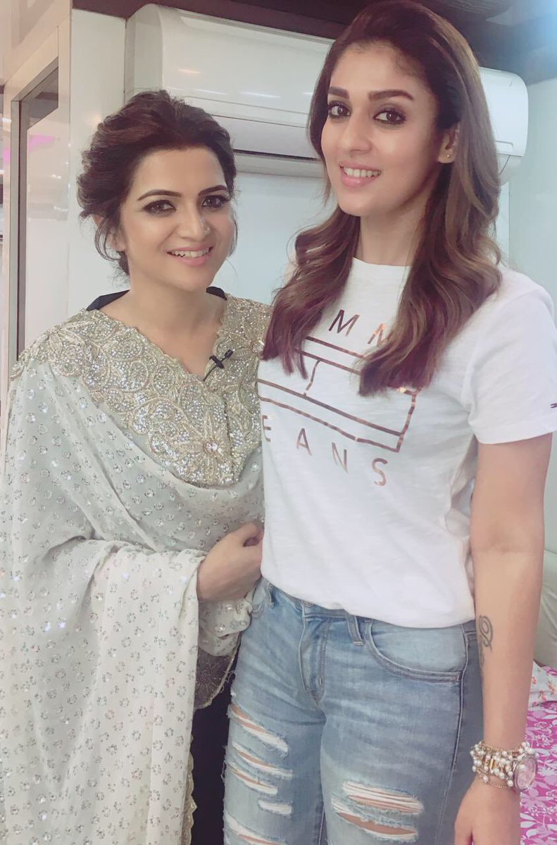 DDdiehardfans's tweet photo. Wow #Ladysuperstar #Nayanthara & #Tvsuperstar @DhivyaDharshini beautiful pic ππππ #COCOSpecial 3 Pm on star vijay stay tuned #CoCoFromFriday https://t.co/ktY7vgXlll