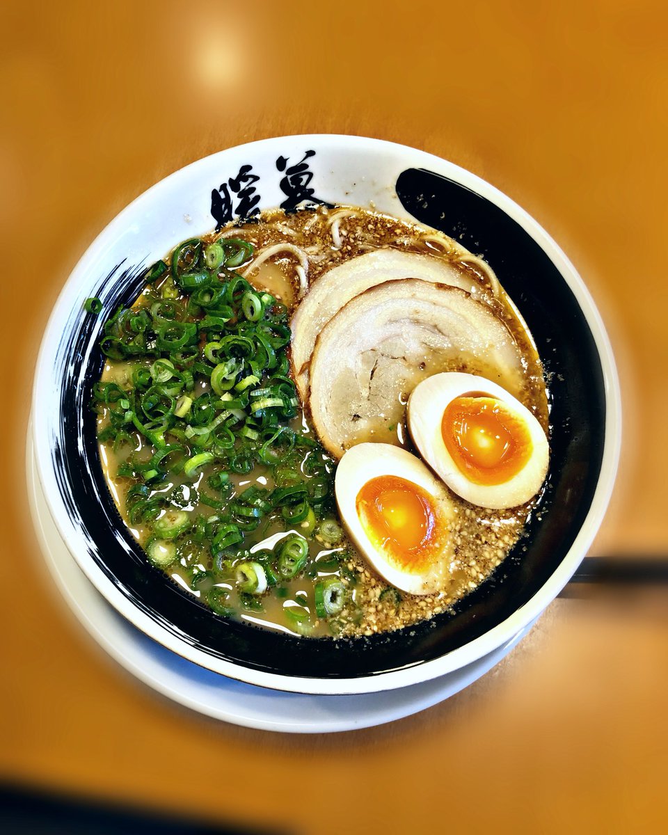 ThankYouMommyF's tweet photo. Ramen Danbo - Negi-Gina Ramen with soft boiled egg (Fresh scallions and toasted sesame) @RamenDanbo 
.
https://t.co/hvlMOzvggN
.
.
#ramen #noodles #japanesefood #vancouver #vancouvereats #vancouverfoodie #eeeeats #dailyhivevan #yelpvancouver #yvrfood #yvreats https://t.co/ayaWw7XnuP