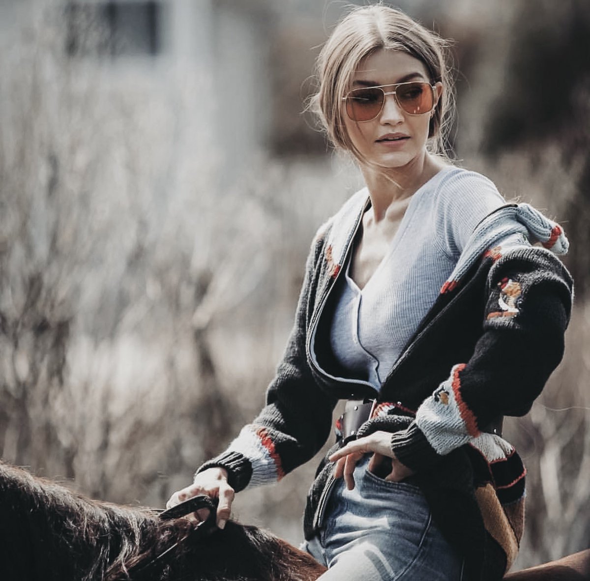 hellovictorious's tweet photo. What I think I look like riding my horse 😬 #modelbehaviour #gigihadid
.
.
.
.
#personalisedjewellery  #handmadejewellery   #equestrianjewellery #equestriansofinstagram #eventersofinstagram  #equestrianstyle #equestrianlife #equestrianfashion  #equestrianjewelry https://t.co/tTzeHbCSNH