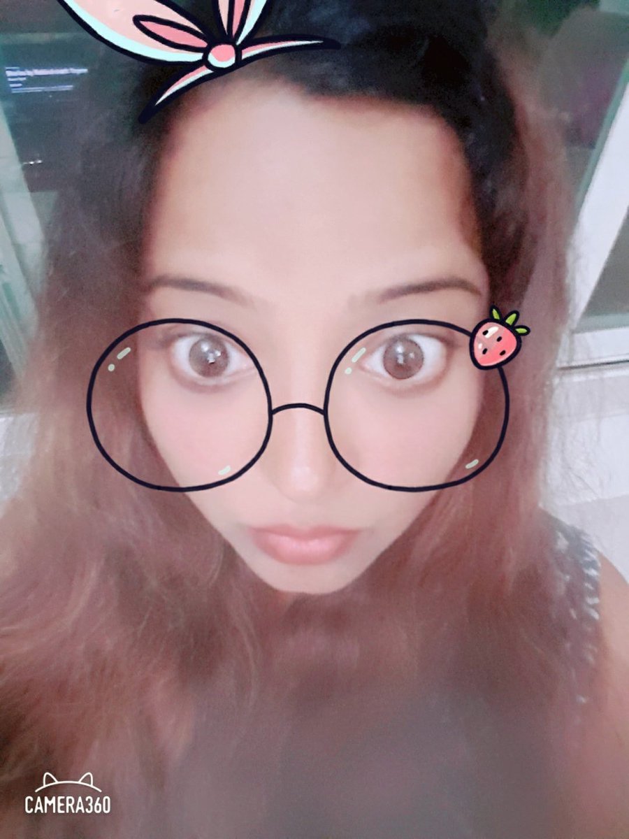 MsShivaniMathur's tweet photo. #Pouting done #puppyface #bunnyears  #comingup #TooMuchTimeOnHands #FullOfFilters #TooManyFilters #Vellapanti #UmarPachpanKiDilBachpanKa #NoJudging #BeingFake #Extra #KuchZyadaHeeCute 😆😐🙈 https://t.co/L4dPj0jeQa