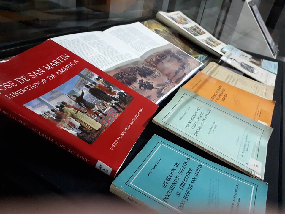 Muestra "Cuadros y Libros" Libertador General Don José de San Martín. CDI. Ministerio de Hacienda