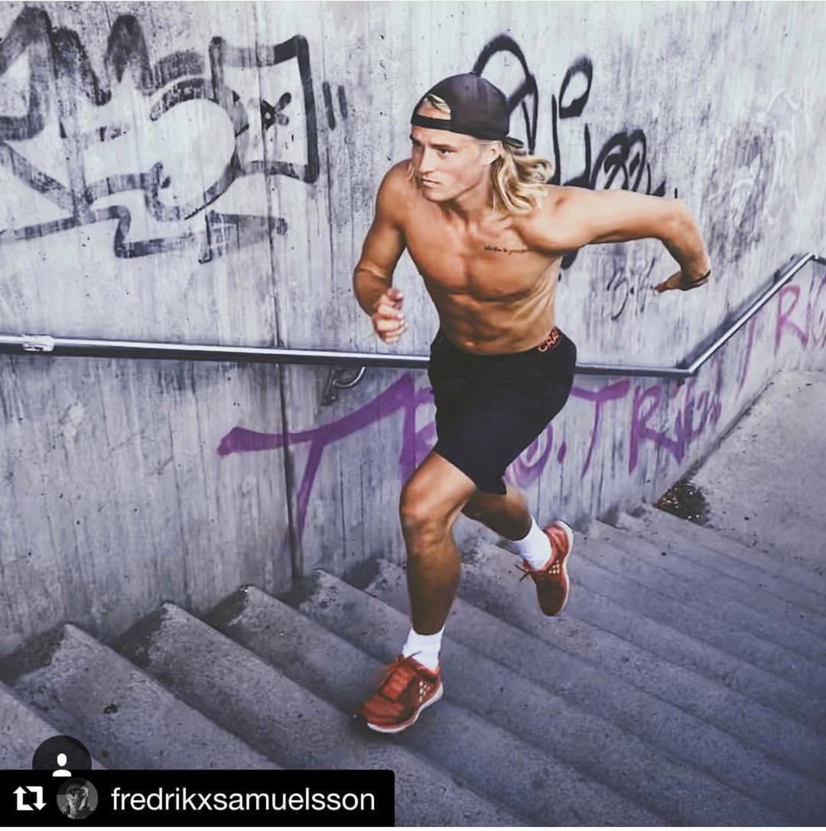 UK_Craft's tweet photo. Photo credit @fredrikxsamuelsson

💨CRAFT V175 Lite Trainers 
👖CRAFT Deft Shorts

Shop the DEFT shorts @ https://t.co/hshVhs6ekT

#CRAFTFootWear
#Enjoythehardwork
#running 
#FunctionalSportswearsince1977
#SS18
#WednesdayMotivation 
#HumpDay https://t.co/uWE7b0vSB3