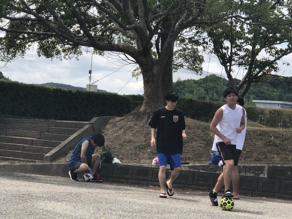 122013Toshi's tweet photo. 🍺⚽️🏖🎇🐝 https://t.co/ptDEJcknRn