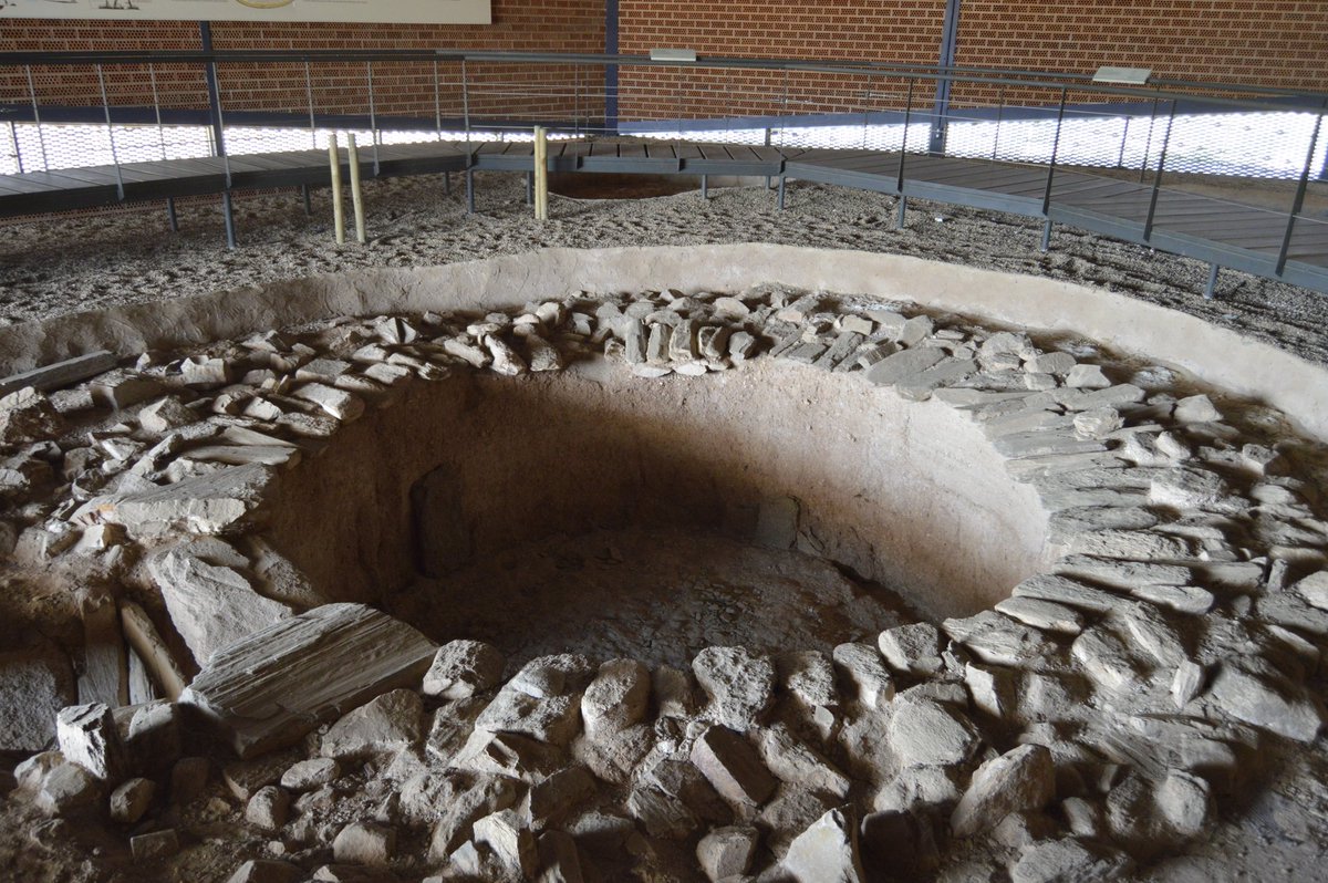 Misterio_Extrem's tweet photo. Sepulcro Prehistórico de Huerta Montero. III milenio A.C. #Almendralejo #Extremadura https://t.co/om6dlIuOni