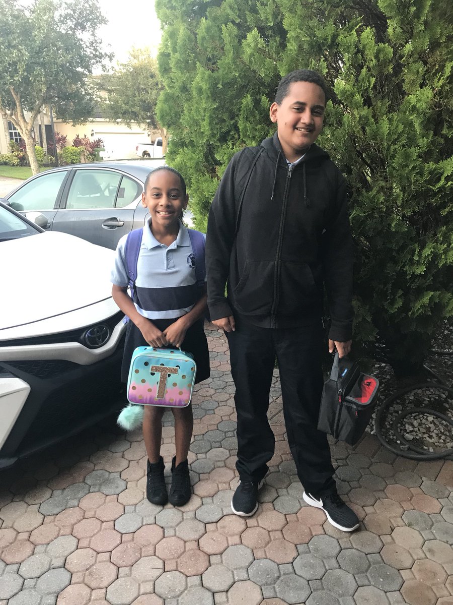 DrCharX's tweet photo. First day back! How much they’ve grown... you’d never know they’re only a year and a half apart. So proud of my pumpkins #proudmama #Firstdayofschool2018 https://t.co/MK5y34AmEo