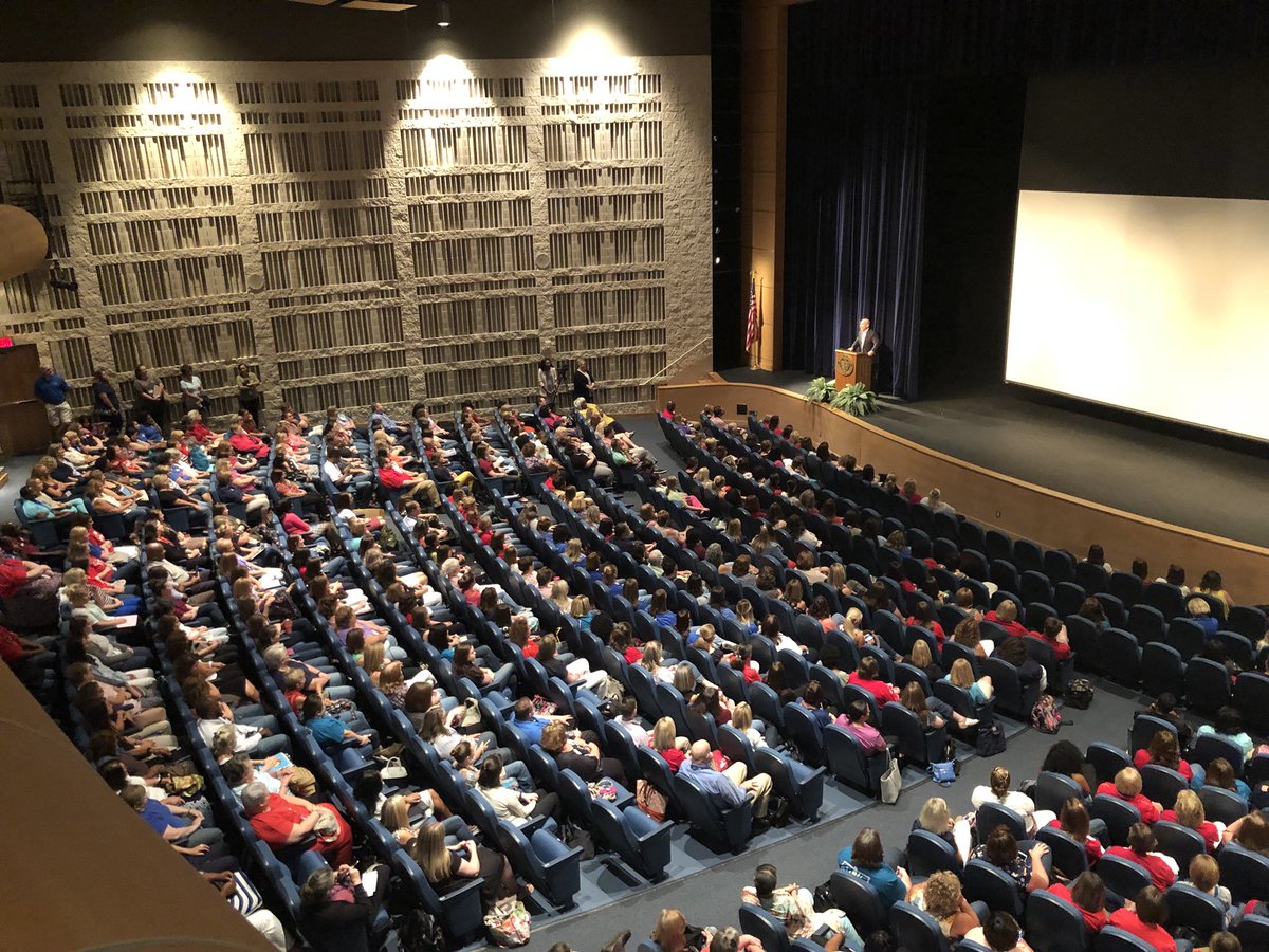 tvmelissa's tweet image. Blessed to be inspired by a great leader @STSpart5 in @SpartanburgD5 ..”If not you, then who?” #WeAreD5 #D5Difference