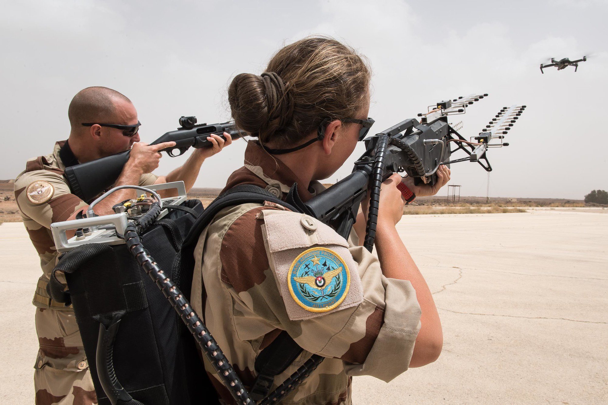борьба с беспилотниками пушка. вооружение дронов. боевой лазерный комплекс израиль. прибор для борьбы с бпла. концерн автоматика комплексы противодействия беспилотным.