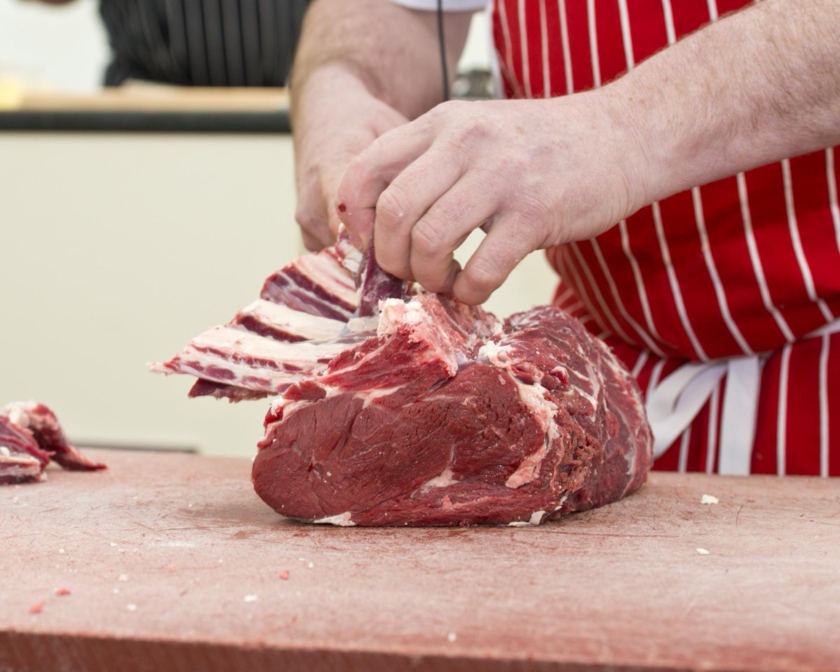Do you to struggle to know the difference between your leg of lamb and rolled shoulder? Well help is at hand. Accredited Master Butcher Adrian from <a href="/GVMG_Butchers/">Golden Valley Meat</a> will demonstrate on Sunday 19th at 12.30 and will answer all your butchery questions #TasteofMon #DeanWye