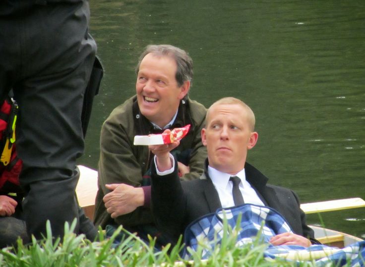 LF_Hathaway's tweet photo. #QuestionoftheWeek Would you dunk a Jammy Dodger??? 🤔 #Hathaday #Lewis #LozzaFox https://t.co/W3q73GwXxg