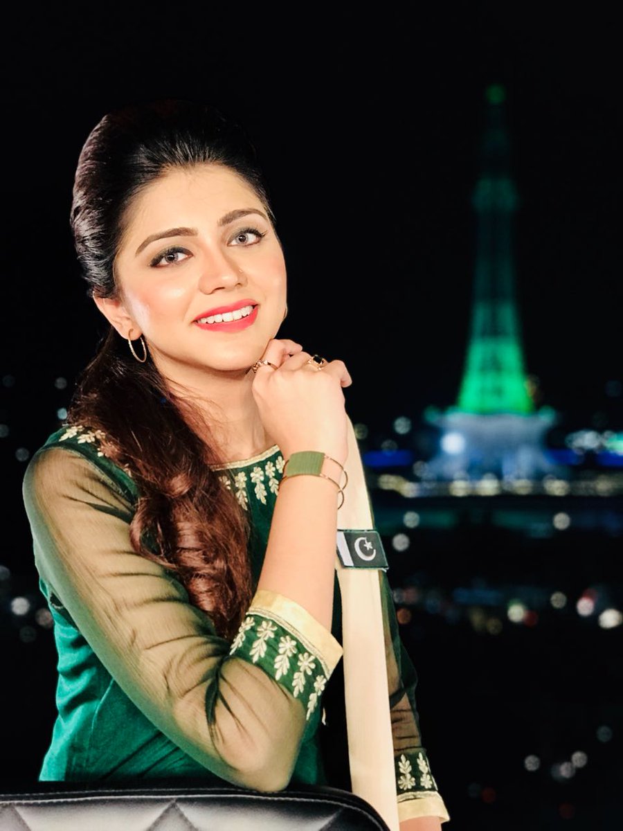 MediaSpringPk's tweet photo. About last night, @irzakhaan at Minar e Pakistan for #IndependenceDay special of #ARYNews https://t.co/QZnmmPZG5u