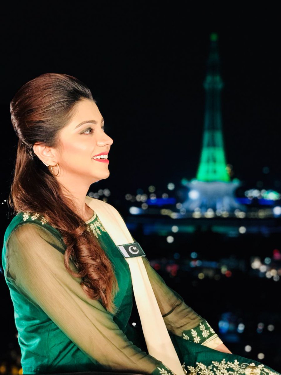 MediaSpringPk's tweet photo. About last night, @irzakhaan at Minar e Pakistan for #IndependenceDay special of #ARYNews https://t.co/QZnmmPZG5u