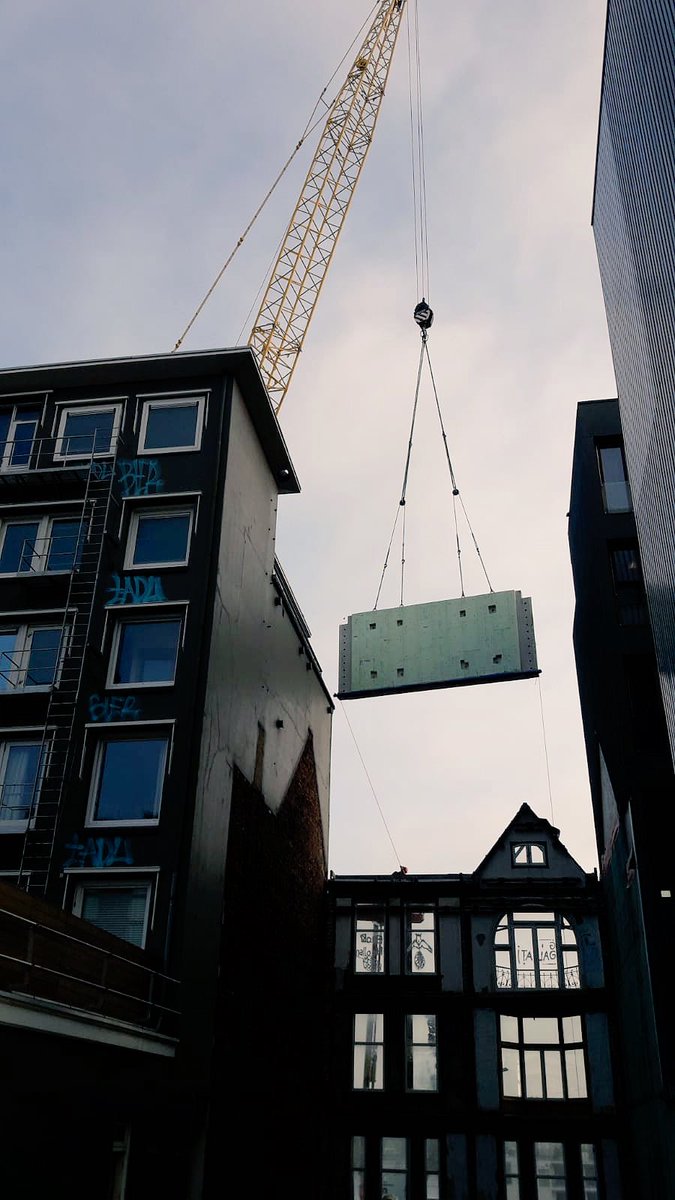 MBSgroep's tweet photo. Amsterdam #Ruijterkade  naast centraal station #afzinkkelder #monument #monumentaal @AmsterdamWoont @AmsterdamBouw #ondergronds #kelderbouw #basement #kelder #bouw #bouwen #MBS #MultiBouw #MultiBouwSystemen #betonbouw #prefab #prefabbeton #garantie https://t.co/DaKsi6y3Md