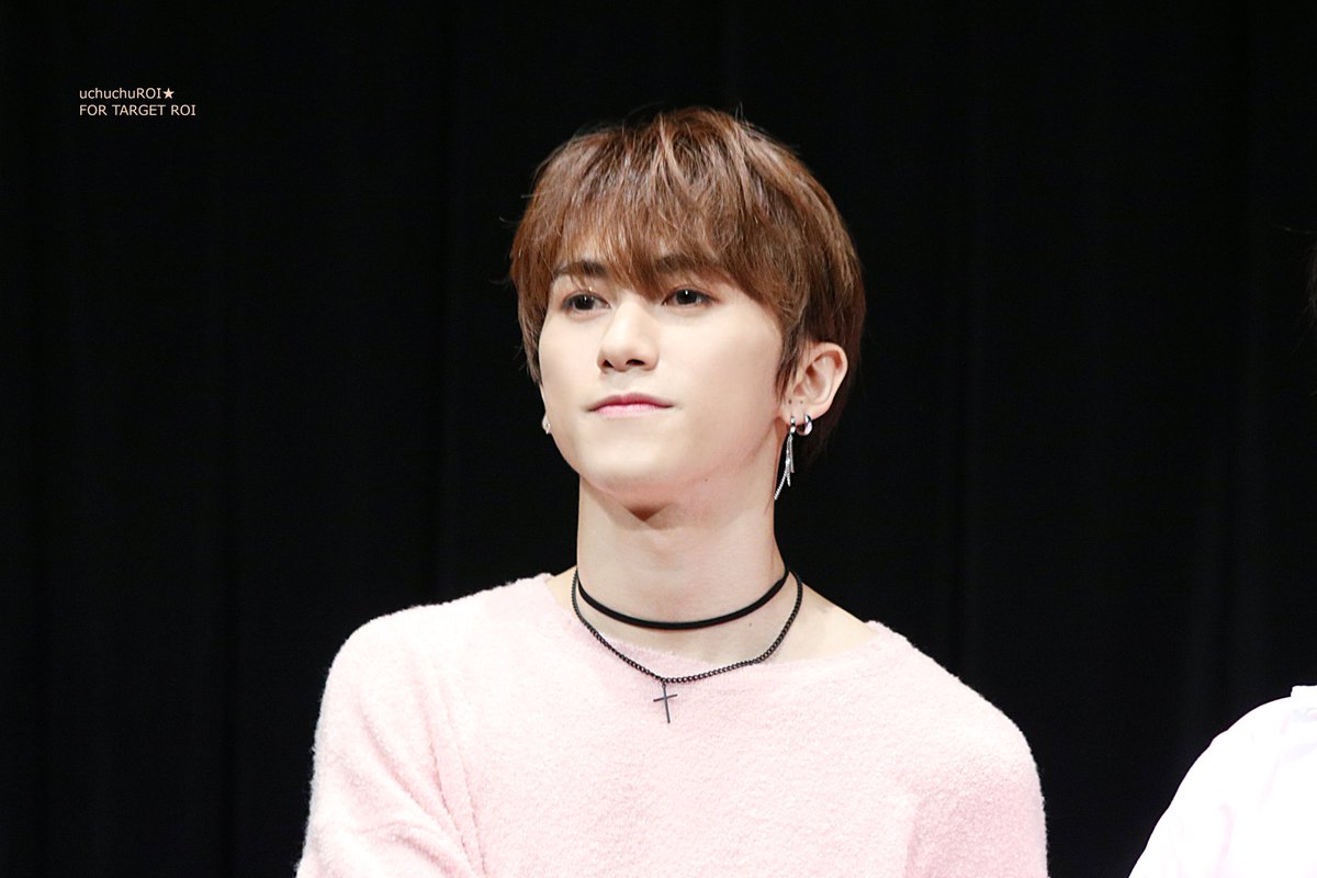uchuchuROI's tweet photo. 180811 1부 
#타겟 #TARGET #ターゲット
#주영웅 #로이 #ROI #ロイ 
@target7official @TARGET7_K https://t.co/hN8mBhrbih