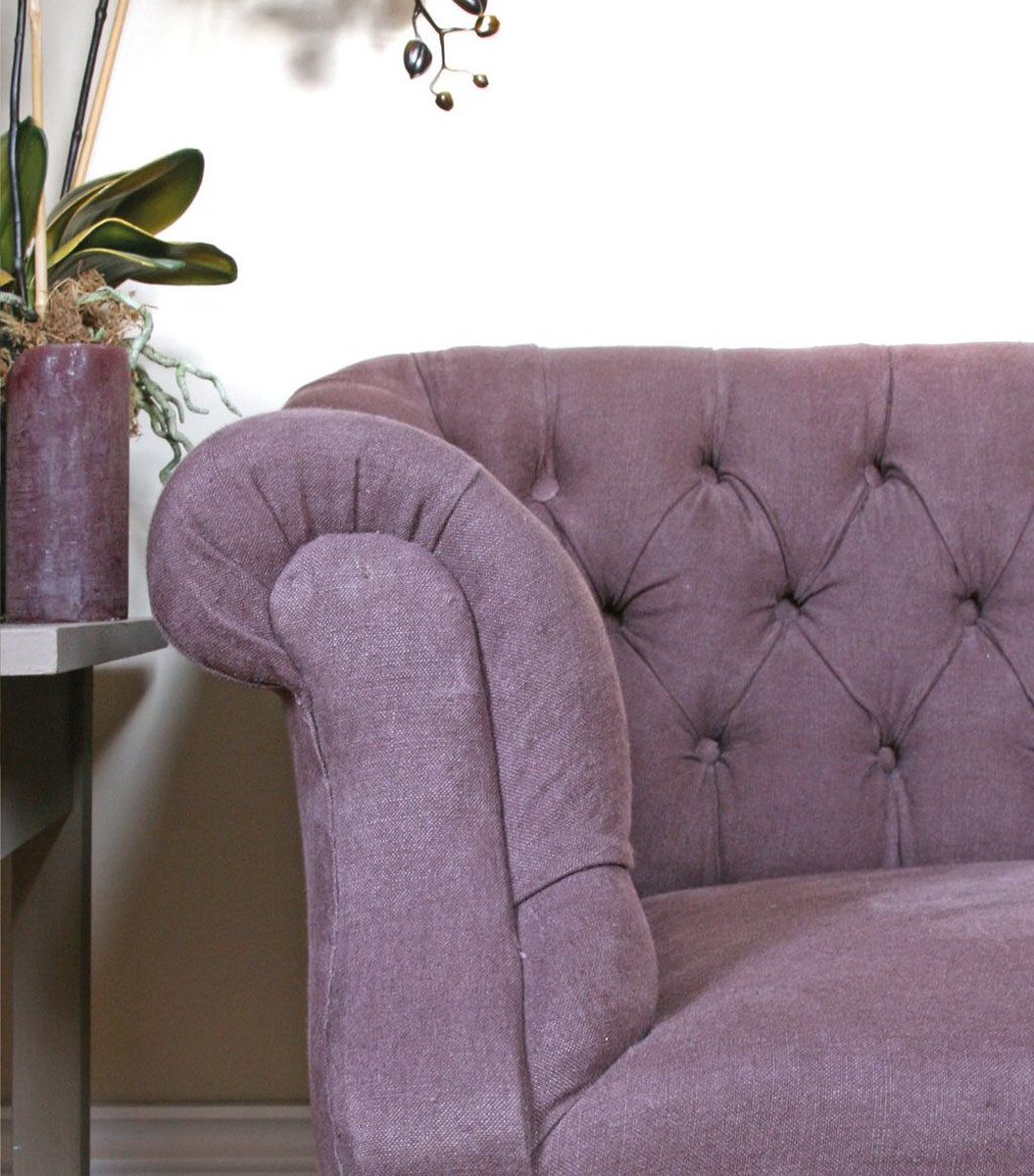 kateformanstore's tweet image. We’re selling our showroom sofa to make room for another 🙌🏼 

It’s an early 19th century, aubergine buttoned sofa. Head to our website for more details: buff.ly/2MMQnC3

Contact to discuss purchase and delivery.

#sofaforsale #kateforman #forsale #sofa