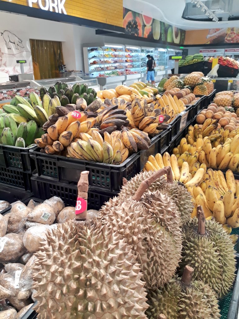 NCCCSupermarket's tweet photo. Avail of up to 30% OFF on fresh farm produce at our Fresh of the Season Sale happening today until Aug. 18! Catch the display area at NCCC Supermarket - Main Magsaysay, Centerpoint, Panacan and Mall-Buhangin! 

#NCCCKadayawanVibe 
#SulitShopping 
#FreshProduce https://t.co/L0EwVK4E4N