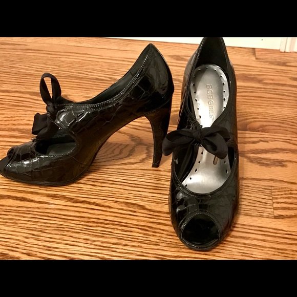 sarahposhshop's tweet photo. So good I had to share! Check out all the items I'm loving on @Poshmarkapp #poshmark #fashion #style #shopmycloset #2bbebe #topshop #bcbgirls: https://t.co/XUWeXW7Ufq https://t.co/t2Ve5f2Cvm