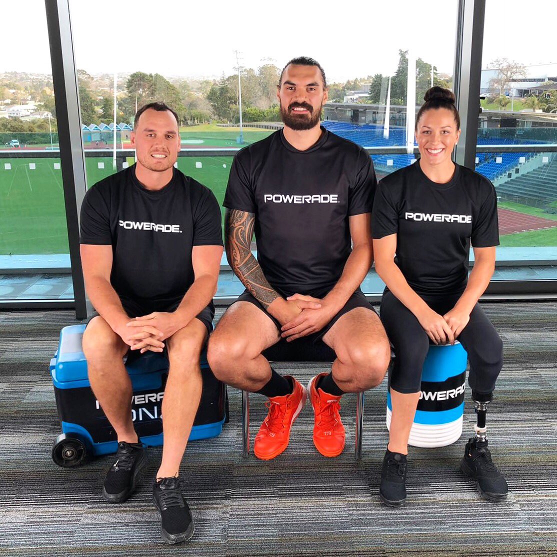 SophPascoe's tweet photo. Shot of the day with @izzy_dagg & @RealStevenAdams #TeamPowerade 💦 https://t.co/Mkqe83w7yY
