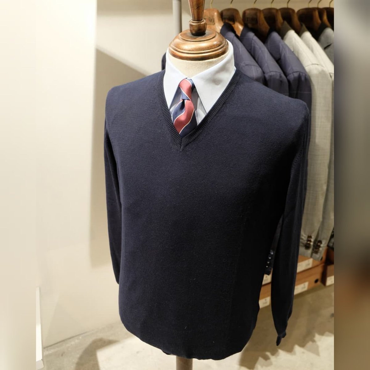 TINOSUITS's tweet photo. Knitwear can provide an additional layer of warmth for those chillier days. V-neck sweaters from Cordone 1956 are available in a variety of colors at Urban Traveller &amp; Co. Greenbelt 5 Makati.

#knitwear #cordone1956 #cordone #menswear #tino #tinosuits https://t.co/HesuK95cJ2