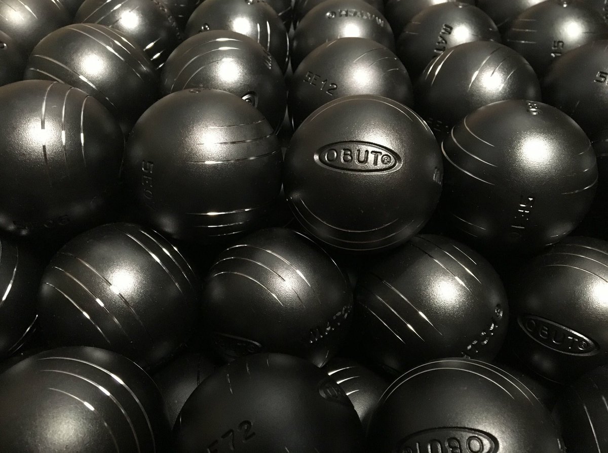 ObutOfficiel's tweet photo. Le saviez-vous ? Environ 5500  boules Obut #petanque sont fabriquées chaque jour dans nos ateliers à Saint-Bonnet-le Château ! https://t.co/fIEQ6fr4EH