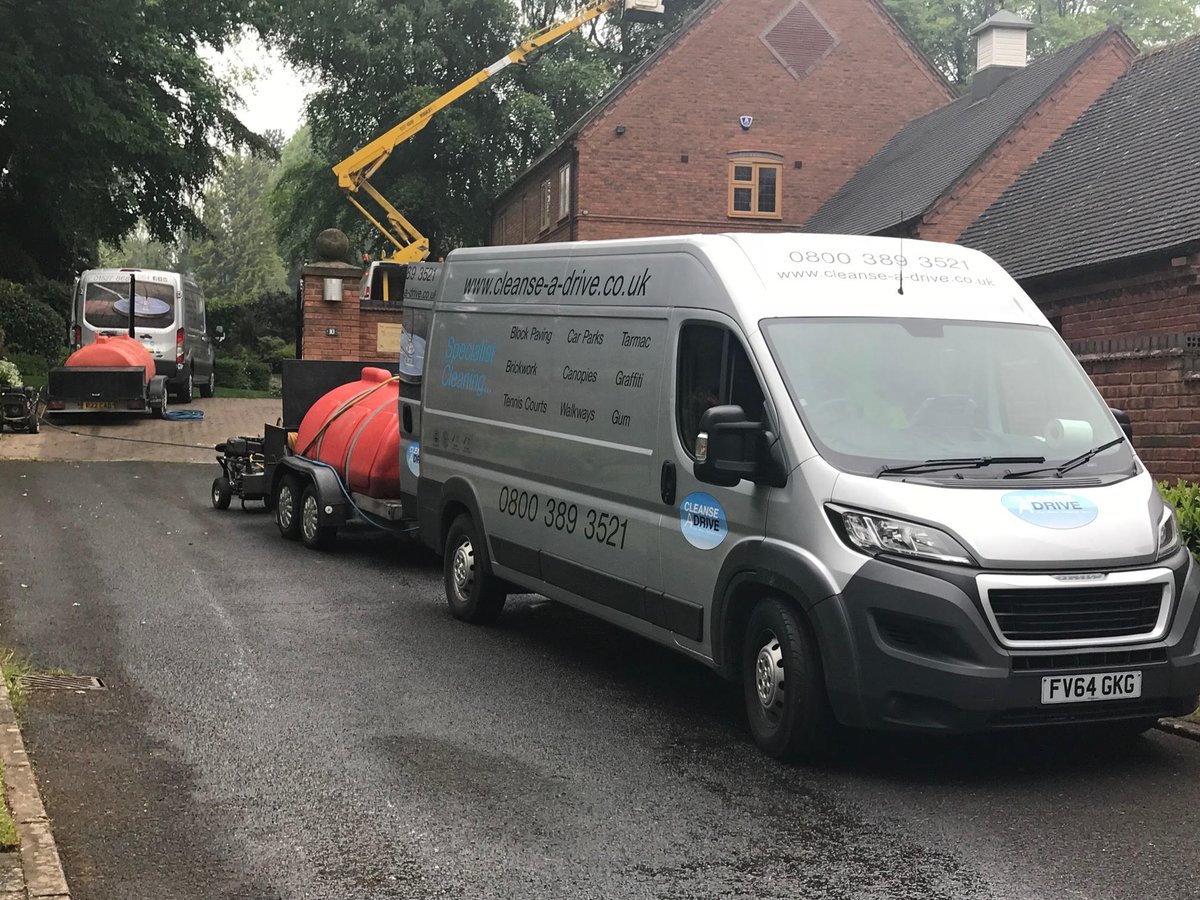 CleanseaDrive's tweet photo. Residential External Hard Surface Cleaning. Let us help you to bring the sparkle back to your property #Bromsgrove #Redditch #Solihull #Birmingham #Residential #Cleaning https://t.co/rG2dbuKWSa https://t.co/OFOMxBPSxg