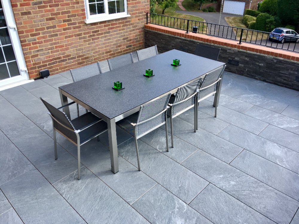 luxurymaterials's tweet photo. Porcelain installed onto pedestals for a garden terrace by @LondonDecorum 👏👏 400x1200x20mm units from our iNNER range @CaesarCeramic @ceramichecaesar #porcelain #paving #wisdomwedneday #iNNER https://t.co/M8G1XXkIdf https://t.co/KIk0sULeC6