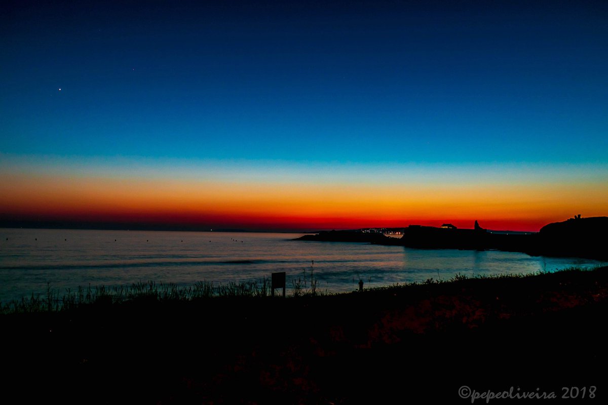 Del rojo al azul oscuro.
Playa de Foxos, Pontevedra.
#igersourense #estaes_galicia #estaes_espania #venaourense #venagalicia #galicia_enamora #igersgalicia