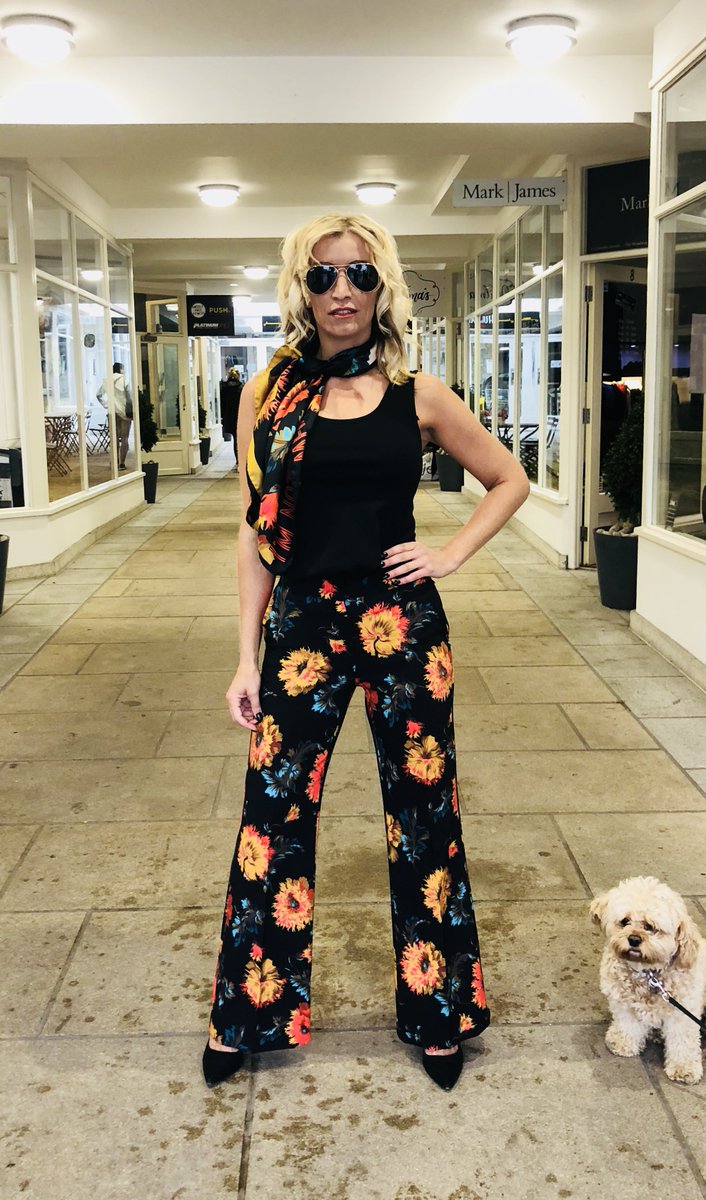 We just 💙 our little dress up buddy 🐶 as much as we 💙 the clothes! 
This gorgeous outfit is by Italian designers Ottod'Ame and available <a href="/justfoxboutique/">Just Fox Boutique</a> . Trousers £130 &amp; black top £55 
#leighbroadway #leighonsea #fashion #justfox #happyleigh #ottodame