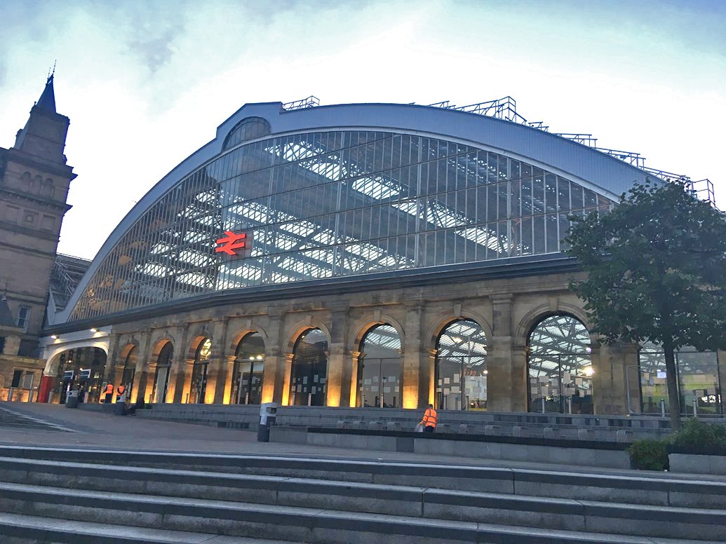 networkrail's tweet photo. 🎈 Liverpool Lime Street station opened on this day in 1836 - that's 182 years old today! 🎉

It was the main Merseyside station of the London and North Western Railway. 🚂

How we've improved the station over the years:
➡️ https://t.co/17FWjbEAE8

#KeepLiverpoolMoving https://t.co/yj1Asysjuy