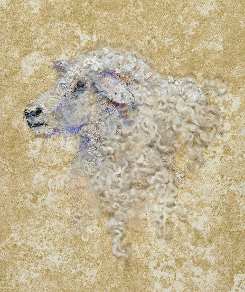 art_in_textiles's tweet photo. Hello @MarchesHour #MarchesHour Have you visited @chapelgallery #Pembridge recently? Beautiful work on display and my #handstitched #Cotswoldsheep is looking for a new home! #textileart #wool #fleece #fabric #Herefordshire #sheep https://t.co/o7R76E7vqw