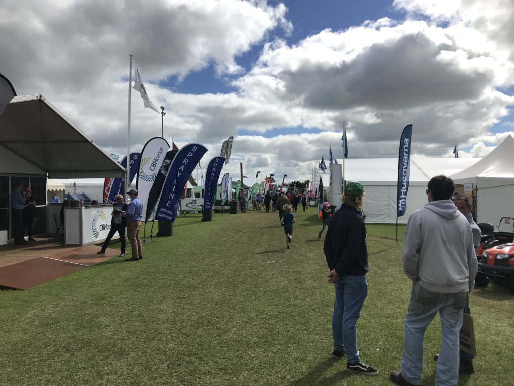 Hunt2Hunt's tweet photo. Out and about with the @ANZ_AU Geraldton team @MingenewExpo. Great to see so many of our clients and all with big smiles on their faces !! https://t.co/7rYJ7UiABF