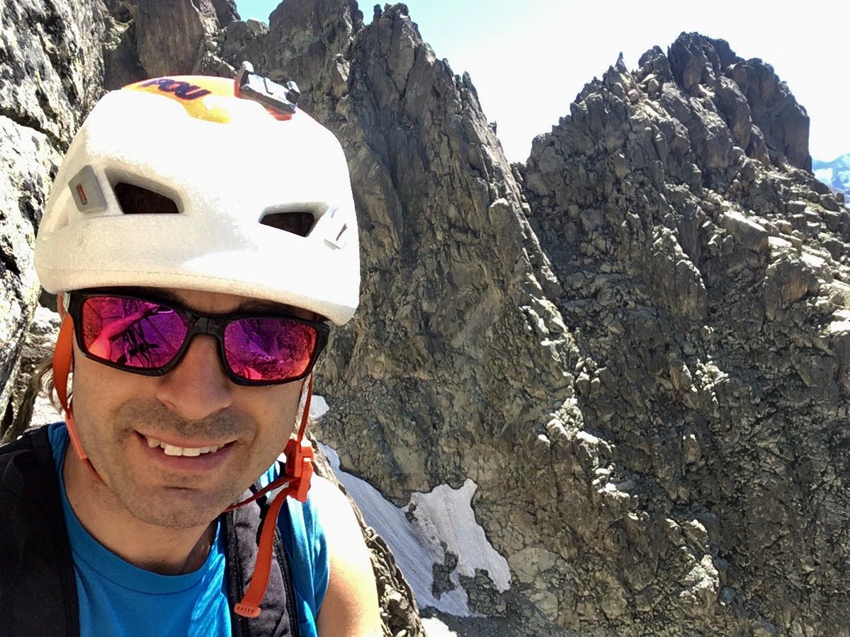 hermanospou's tweet photo. Ahora mismo, mismito, en el "Pilar Sur" del #MidiD'Ossau!! Vaya calor a más de 2.500m hoy en #pirineos!! @DarioDesnivel @sebas_alvaro @pdrgil @oxigenados @UHmallorca @DeportesDNA @elcorreo_alava @mundodeportivo @MarcaTMF @eitbkirolak @A3Noticias @tve_tve @24h_tve @IB3 @tv3cat https://t.co/T5fRgm3178
